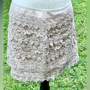 VGUC Lace skirt Large 252W